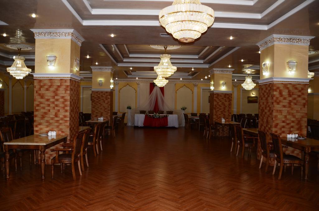 Saryarka Hotel Astana Buitenkant foto