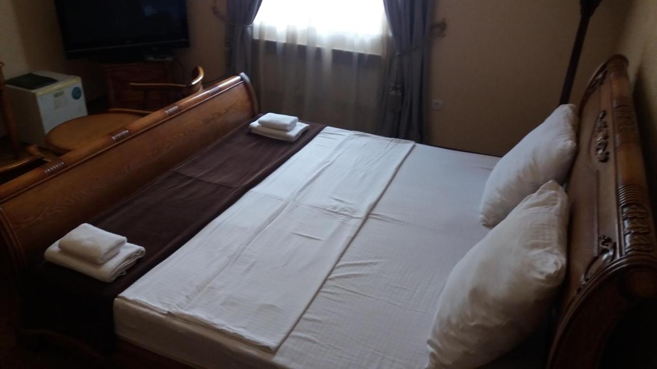 Saryarka Hotel Astana Buitenkant foto